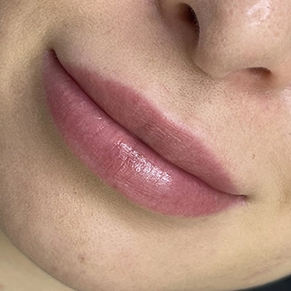 перманентный макияж губ специалист Мари Савина