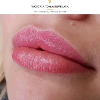 перманентный макияж губ мастер Томашивская Виктория
