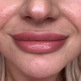 фото перманентный макияж губ контур